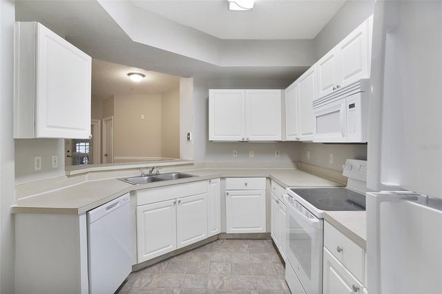 5554 METROWEST BOULEVARD 112, Orlando, FL 32811