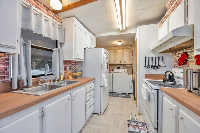 8913 JERICHO COURT, Polk City, FL 33868