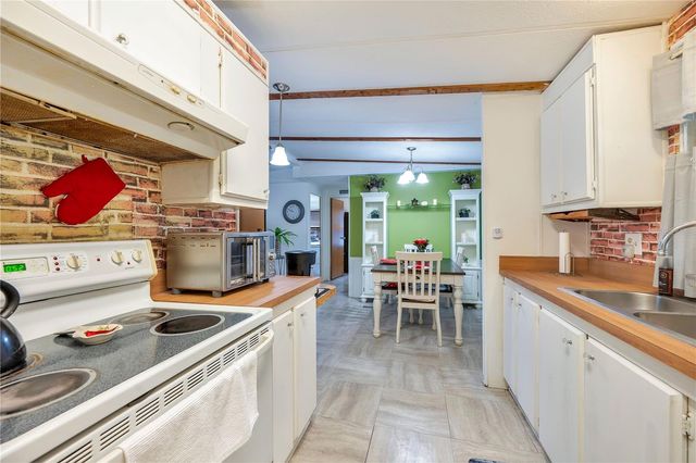 8913 JERICHO COURT, Polk City, FL 33868