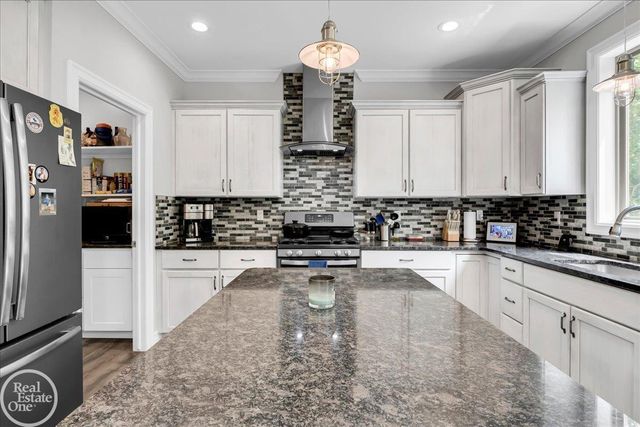 5134 Ivy Lane, China Twp, MI 48054