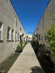 551 W 10th Street 4, Long Beach, CA 90813