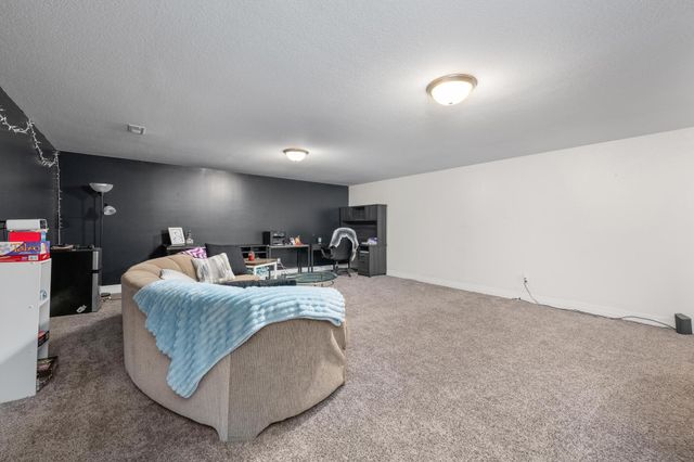 4508 S Flora St, Wichita, KS 67215