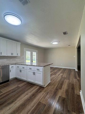 21304 N Mill Rd Road, Little Rock, AR 72206