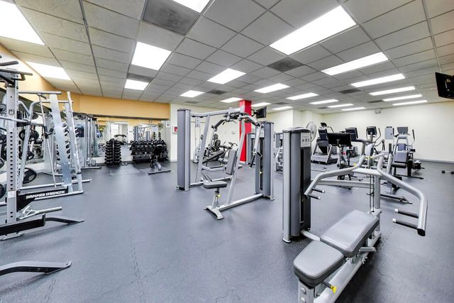 3200 N Lake Shore Drive 806, Chicago, IL 60657