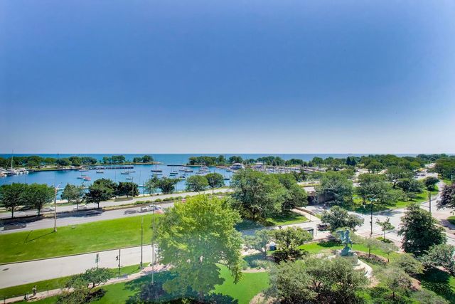 3200 N Lake Shore Drive 806, Chicago, IL 60657