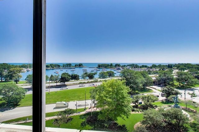 3200 N Lake Shore Drive 806, Chicago, IL 60657