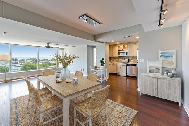 3200 N Lake Shore Drive 806, Chicago, IL 60657