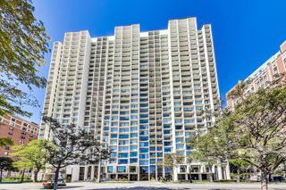 3200 N Lake Shore Drive 806, Chicago, IL 60657