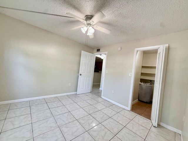 700 SW 81st Avenue 1A, North Lauderdale, FL 33068