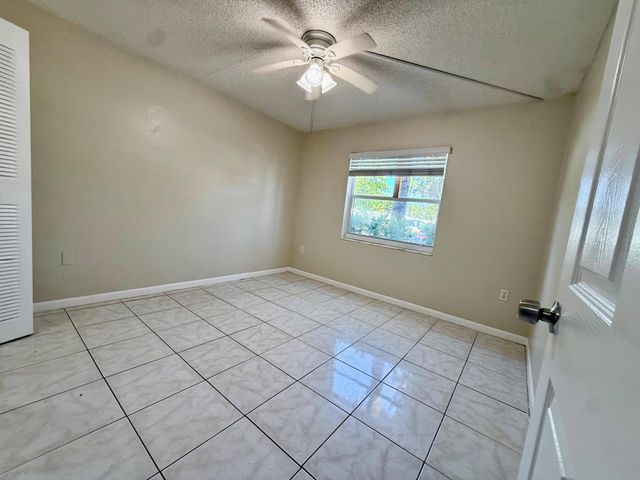 700 SW 81st Avenue 1A, North Lauderdale, FL 33068