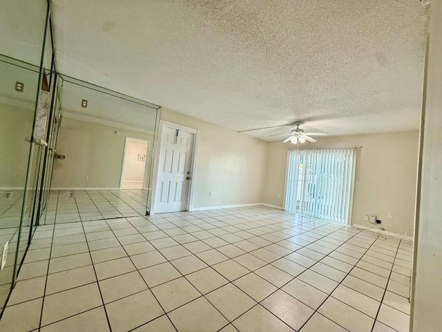 700 SW 81st Avenue 1A, North Lauderdale, FL 33068