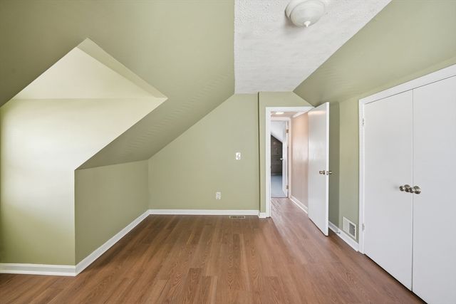 66 Thornton St, Springfield, MA 01104