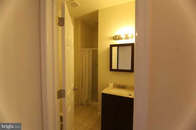 1627 W DIAMOND ST, Philadelphia, PA 19121