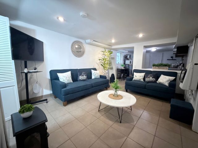 2849 N Kostner Avenue, Chicago, IL 60641