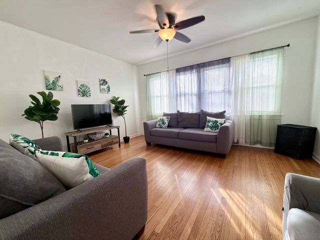 2849 N Kostner Avenue, Chicago, IL 60641