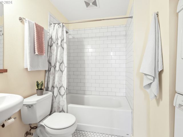 2021 Se CLINTON St, Portland, OR 97202