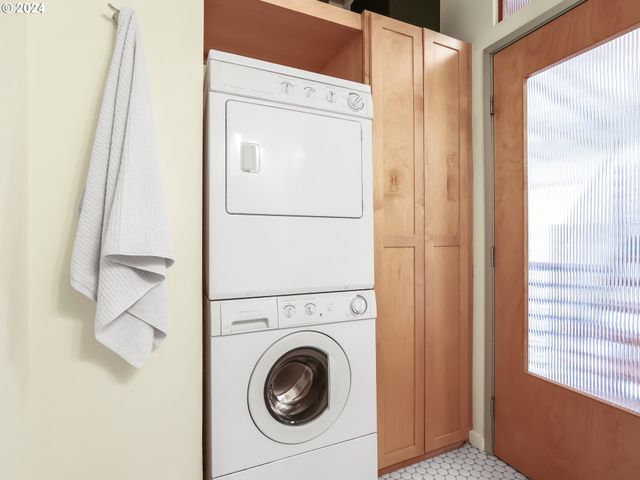 2021 Se CLINTON St, Portland, OR 97202