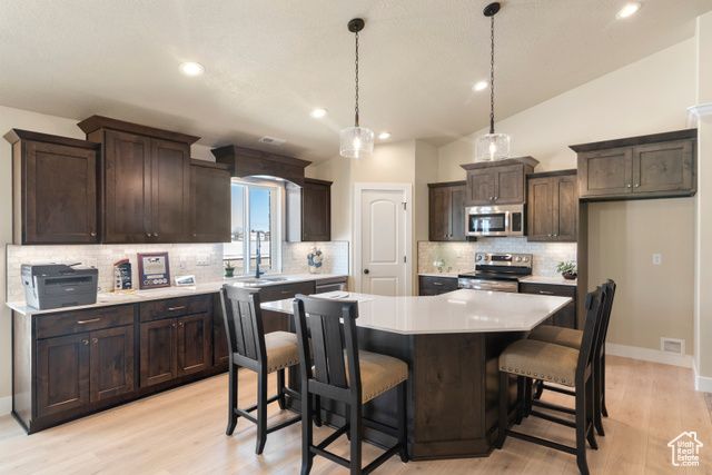 4756 S 4300 W, Roy, UT 84067