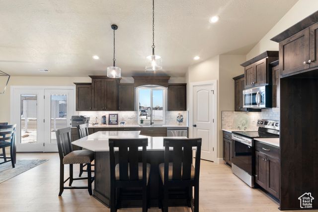 4756 S 4300 W, Roy, UT 84067