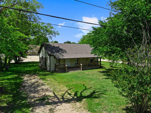 122 Olive St, Mt Vernon, TX 75457