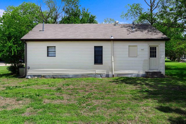 122 Olive St, Mt Vernon, TX 75457