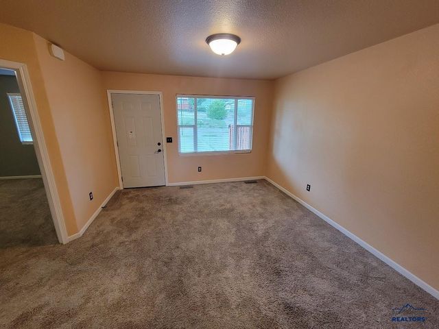 714 JOY AVE, Rapid City, SD 57701