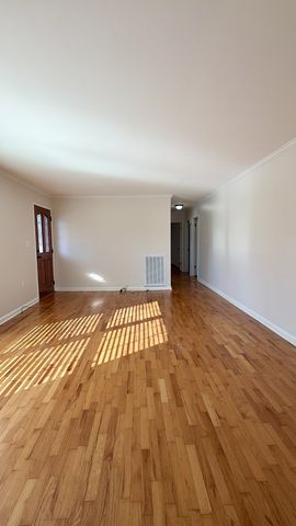 422 7th St, Lawrenceburg, TN 38464