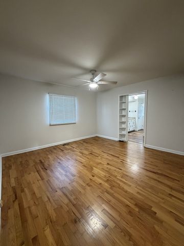 422 7th St, Lawrenceburg, TN 38464