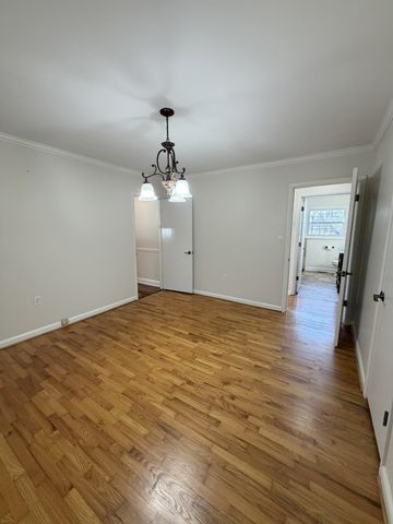 422 7th St, Lawrenceburg, TN 38464