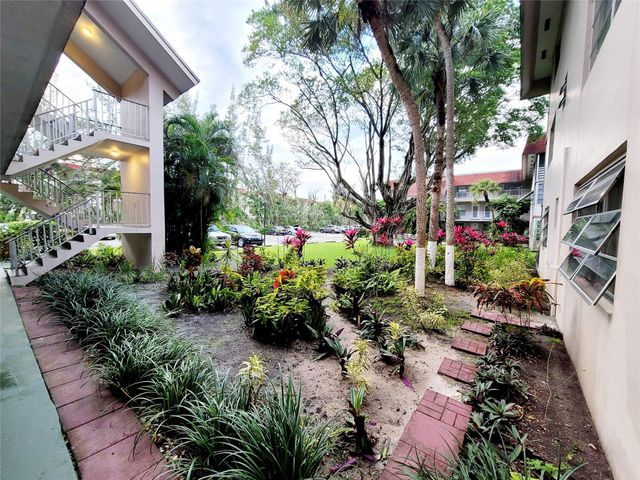 2901 NW 47th Ter 247B, Lauderdale Lakes, FL 33313