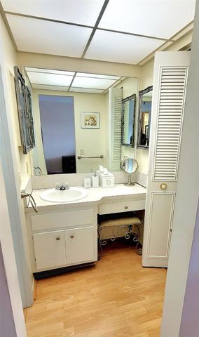 2901 NW 47th Ter 247B, Lauderdale Lakes, FL 33313