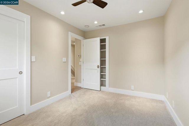 30 Miramonte Dr, Moraga, CA 94556