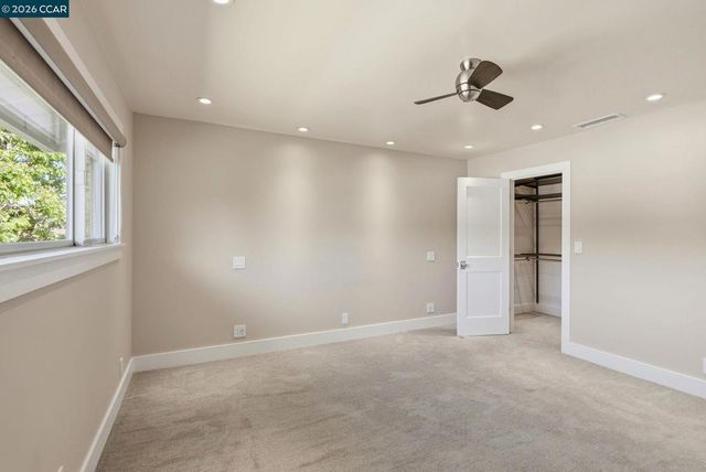 30 Miramonte Dr, Moraga, CA 94556