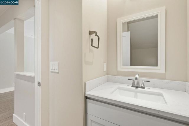 30 Miramonte Dr, Moraga, CA 94556