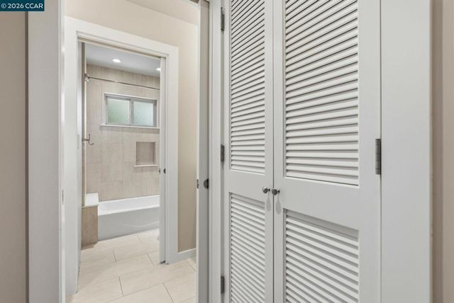 30 Miramonte Dr, Moraga, CA 94556