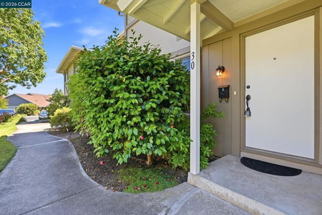 30 Miramonte Dr, Moraga, CA 94556
