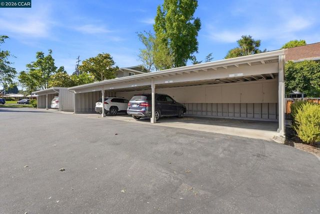 30 Miramonte Dr, Moraga, CA 94556