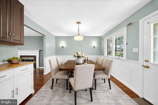 2410 LARCHWOOD RD, Wilmington, DE 19810