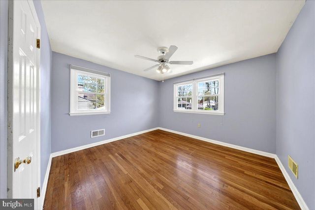 2410 LARCHWOOD RD, Wilmington, DE 19810