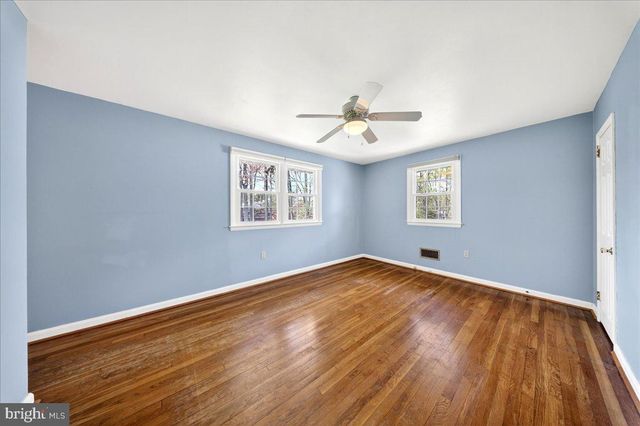 2410 LARCHWOOD RD, Wilmington, DE 19810