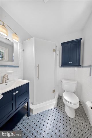 2410 LARCHWOOD RD, Wilmington, DE 19810