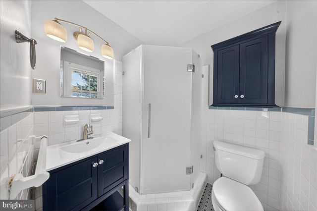 2410 LARCHWOOD RD, Wilmington, DE 19810