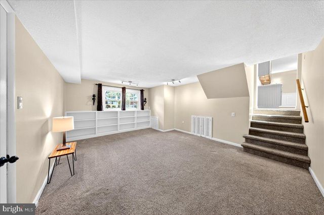 2410 LARCHWOOD RD, Wilmington, DE 19810