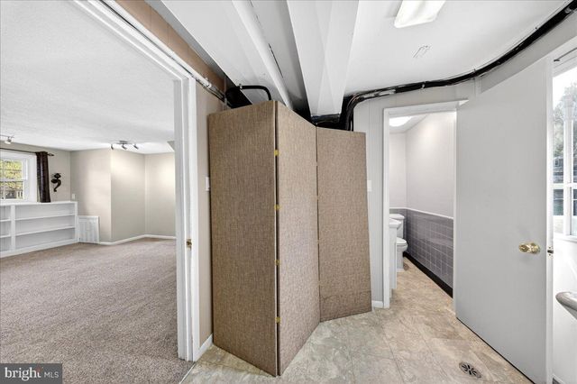 2410 LARCHWOOD RD, Wilmington, DE 19810