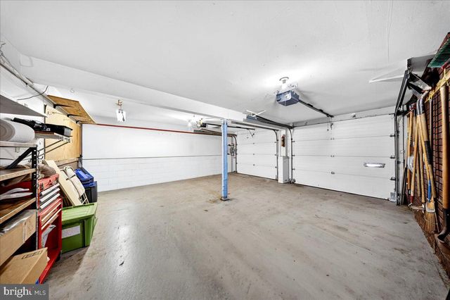 2410 LARCHWOOD RD, Wilmington, DE 19810