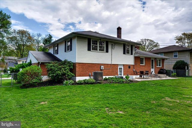 2410 LARCHWOOD RD, Wilmington, DE 19810