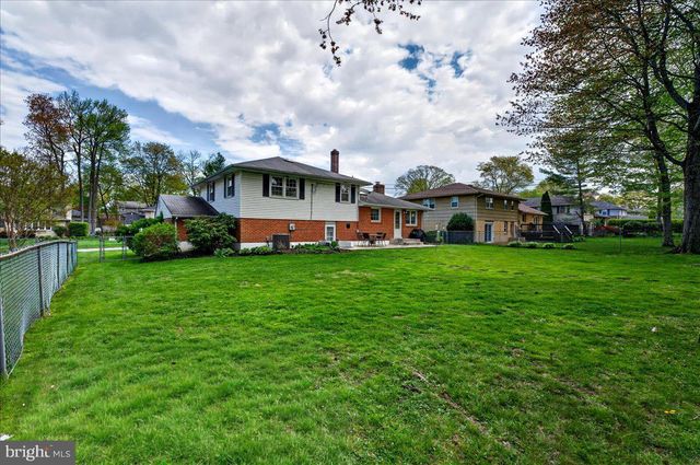 2410 LARCHWOOD RD, Wilmington, DE 19810