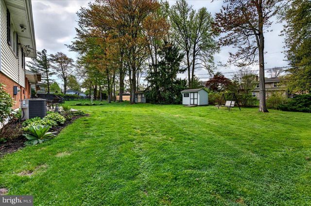 2410 LARCHWOOD RD, Wilmington, DE 19810