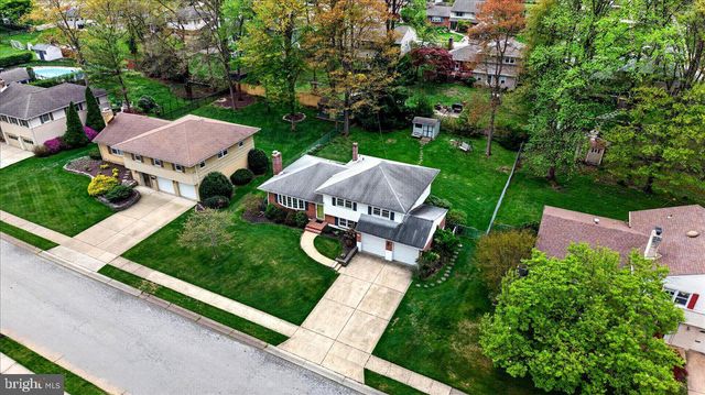 2410 LARCHWOOD RD, Wilmington, DE 19810