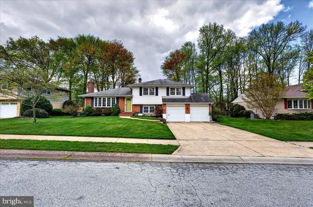 2410 LARCHWOOD RD, Wilmington, DE 19810